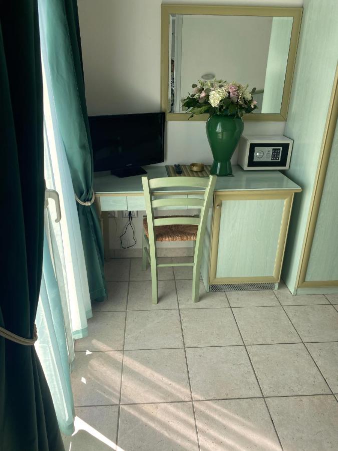 Hotel Philadelphia Cattolica Luaran gambar