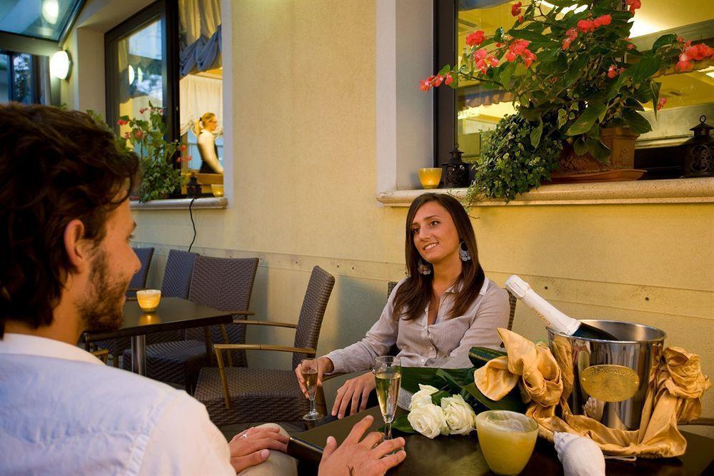 Hotel Philadelphia Cattolica Luaran gambar